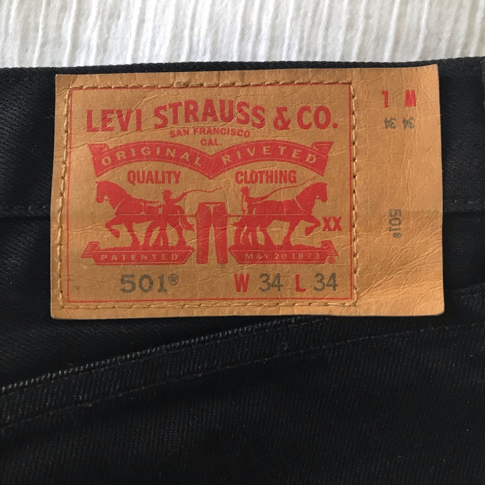 Levi black jeans 501